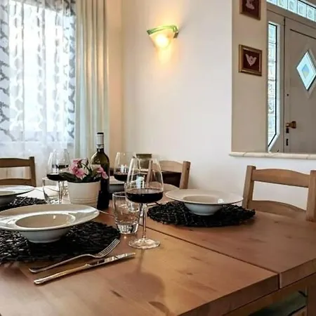 Vista Mare Parcheggio, Wifi E Idromassaggio Дом отдыха