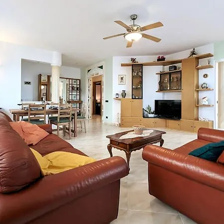 Vista Mare Parcheggio, Wifi E Idromassaggio Педазо